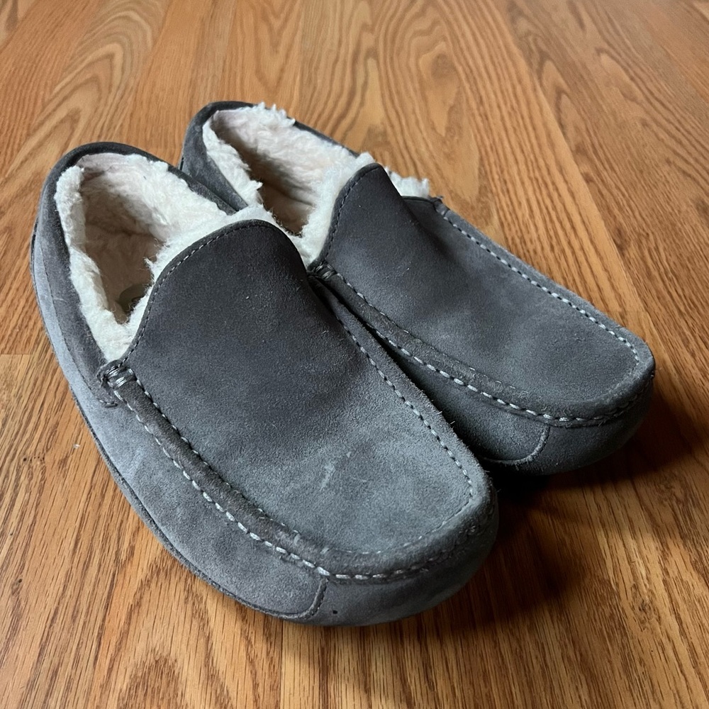 Men's UGG Ascot Suede Grey Slippers Size 9 Regular